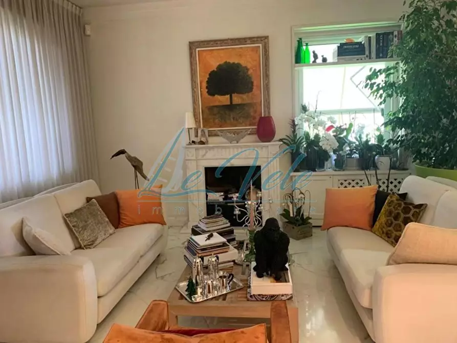 Immagine 3 di Appartamento in vendita  a Massa