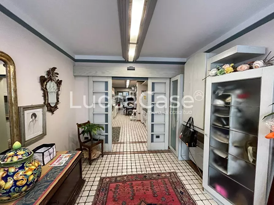 Immagine 19 di Villa in vendita  a Capannori