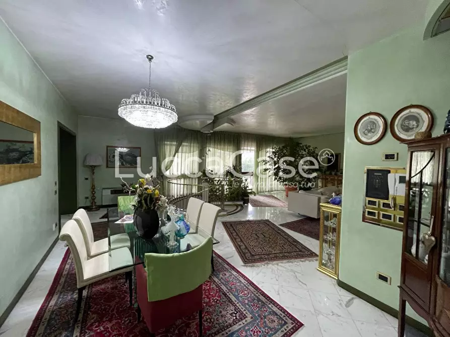 Immagine 12 di Villa in vendita  a Capannori