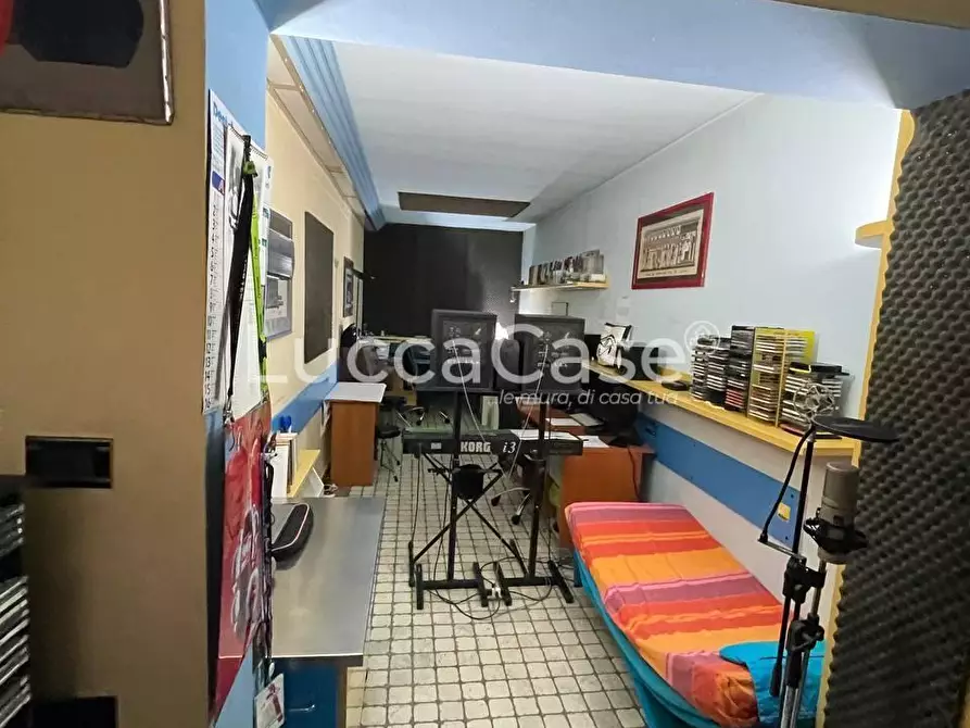 Immagine 24 di Villa in vendita  a Capannori