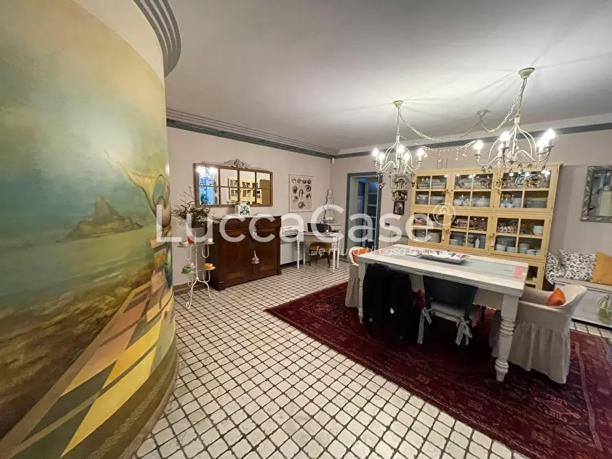 Immagine 20 di Villa in vendita  a Capannori