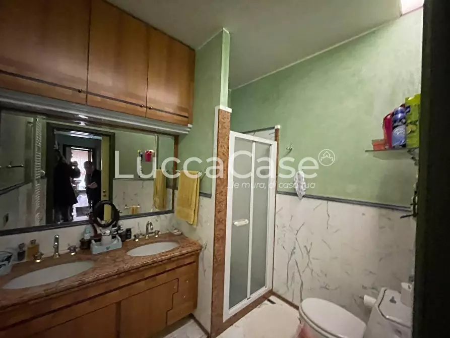 Immagine 30 di Villa in vendita  a Capannori