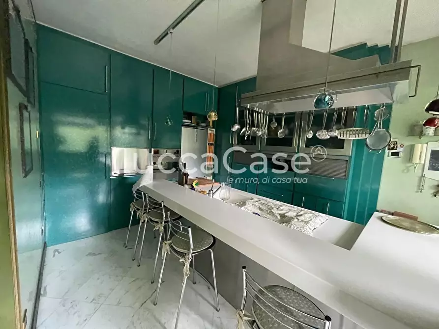 Immagine 13 di Villa in vendita  a Capannori