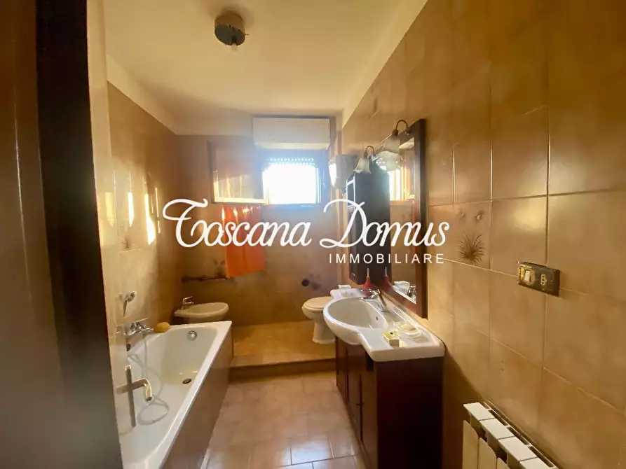 Immagine 12 di Appartamento in vendita  a Siena