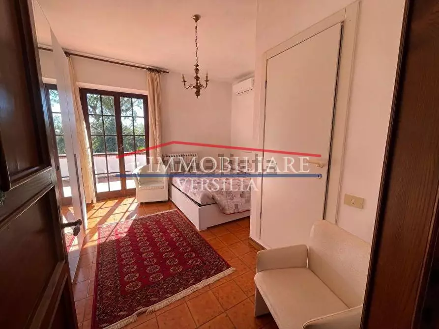 Immagine 25 di Villa in vendita  a Carrara