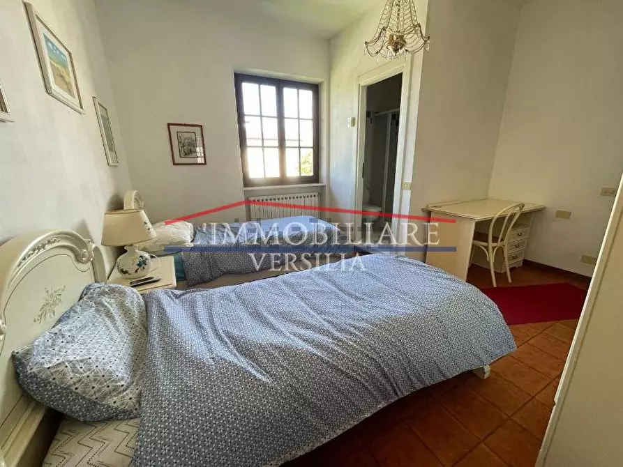 Immagine 19 di Villa in vendita  a Carrara