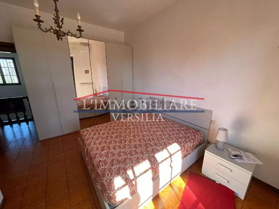 Immagine 17 di Villa in vendita  a Carrara