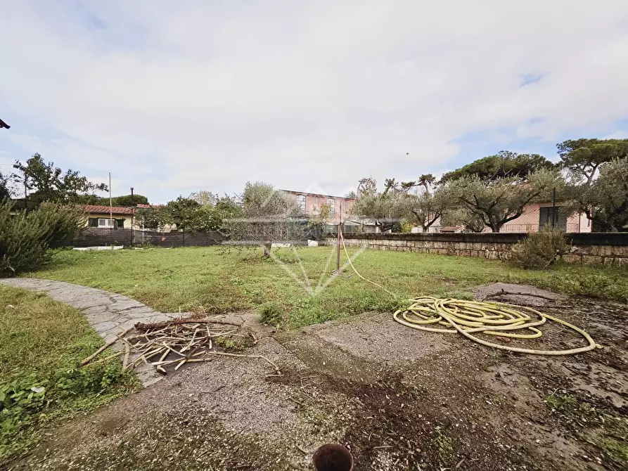 Immagine 36 di Appartamento in vendita  a Massa