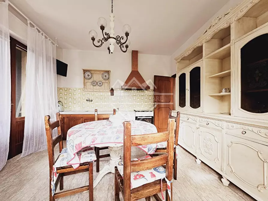 Immagine 4 di Appartamento in vendita  a Massa