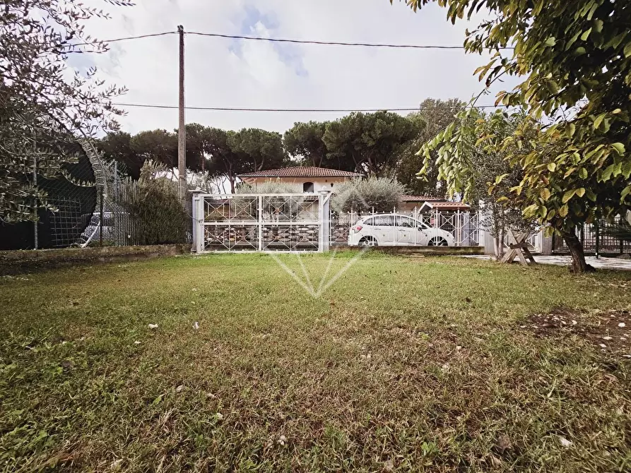 Immagine 37 di Appartamento in vendita  a Massa