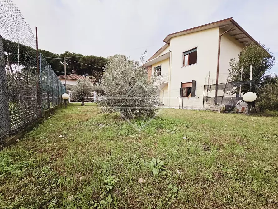 Immagine 33 di Appartamento in vendita  a Massa