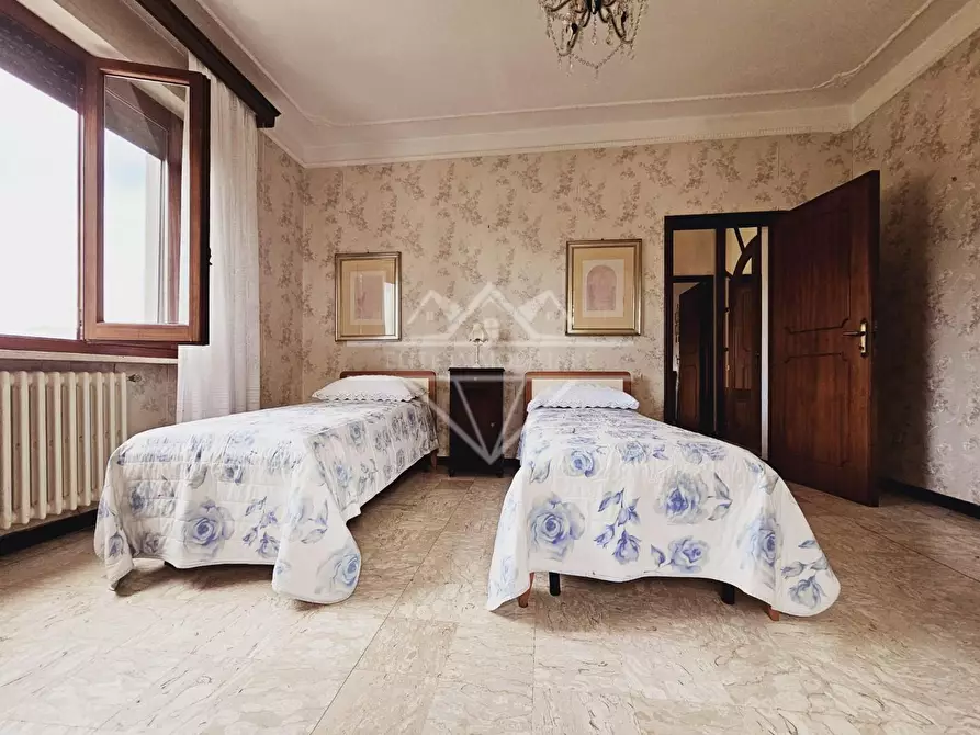 Immagine 21 di Appartamento in vendita  a Massa