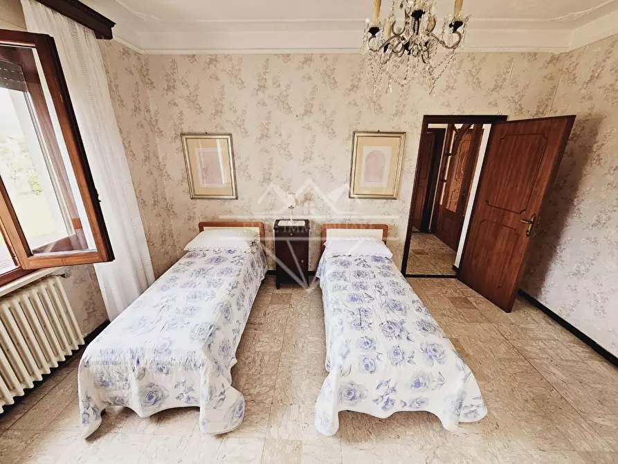 Immagine 19 di Appartamento in vendita  a Massa