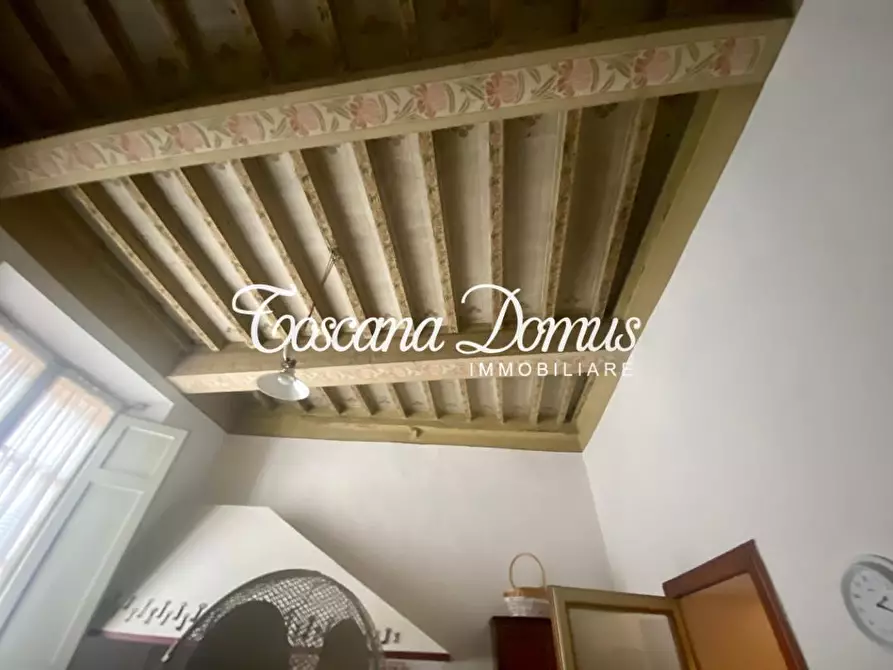 Immagine 13 di Appartamento in vendita  a Siena