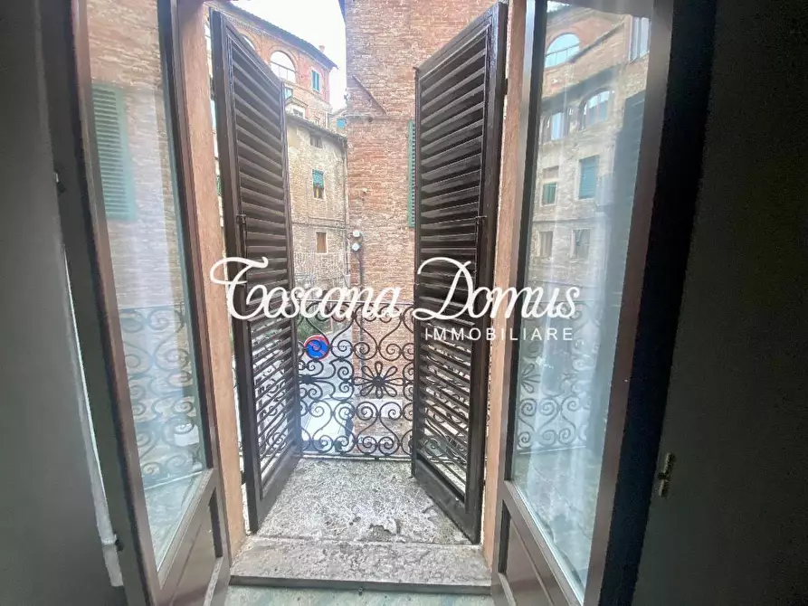 Immagine 18 di Appartamento in vendita  a Siena