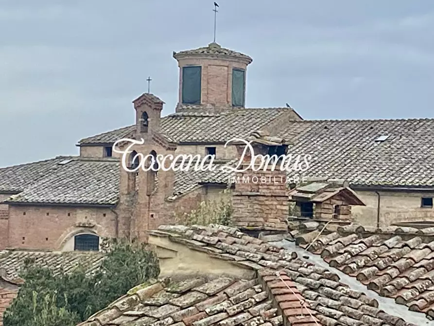 Immagine 25 di Appartamento in vendita  a Siena