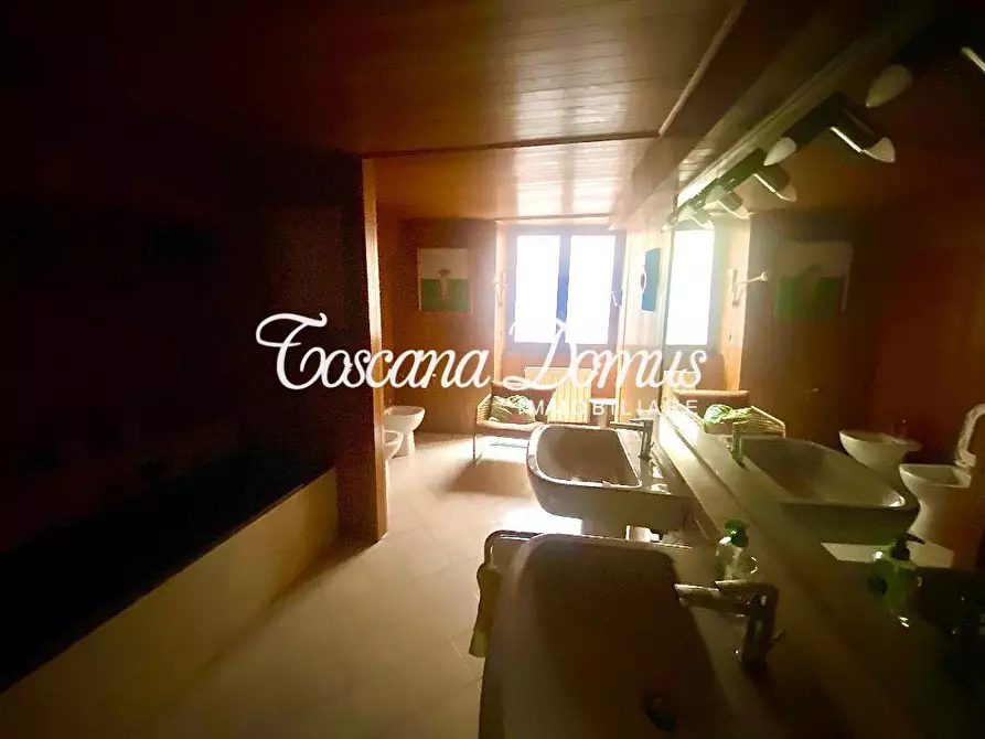 Immagine 9 di Appartamento in vendita  a Siena