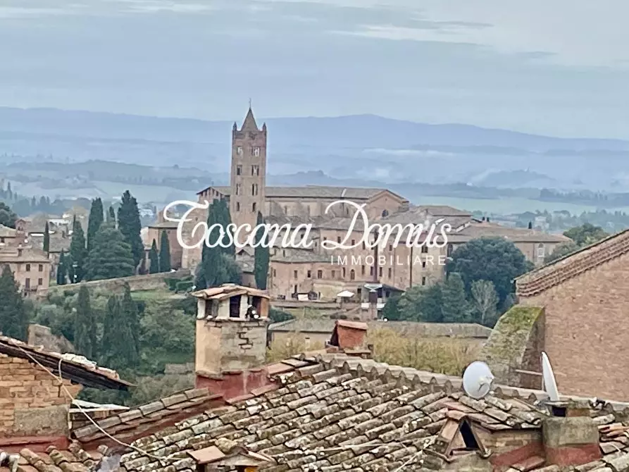 Immagine 24 di Appartamento in vendita  a Siena