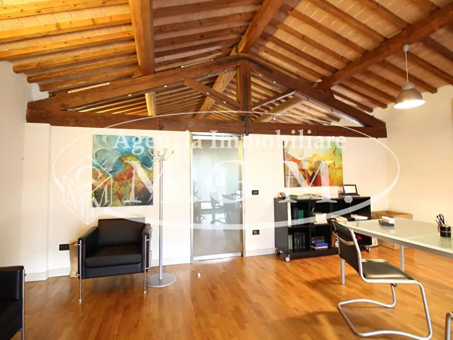 Immagine 15 di Ufficio in vendita  a Pontedera