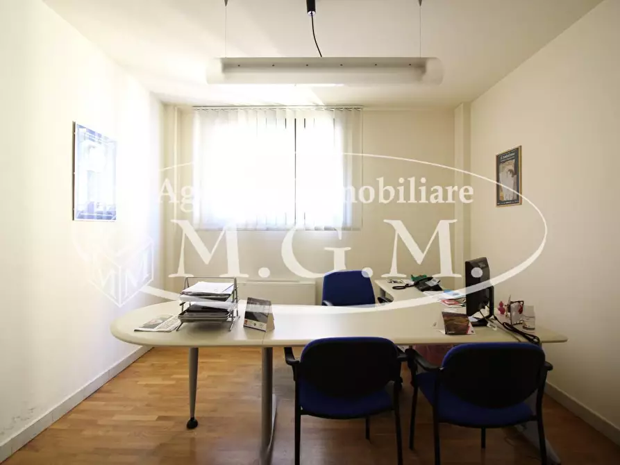 Immagine 7 di Ufficio in vendita  a Pontedera