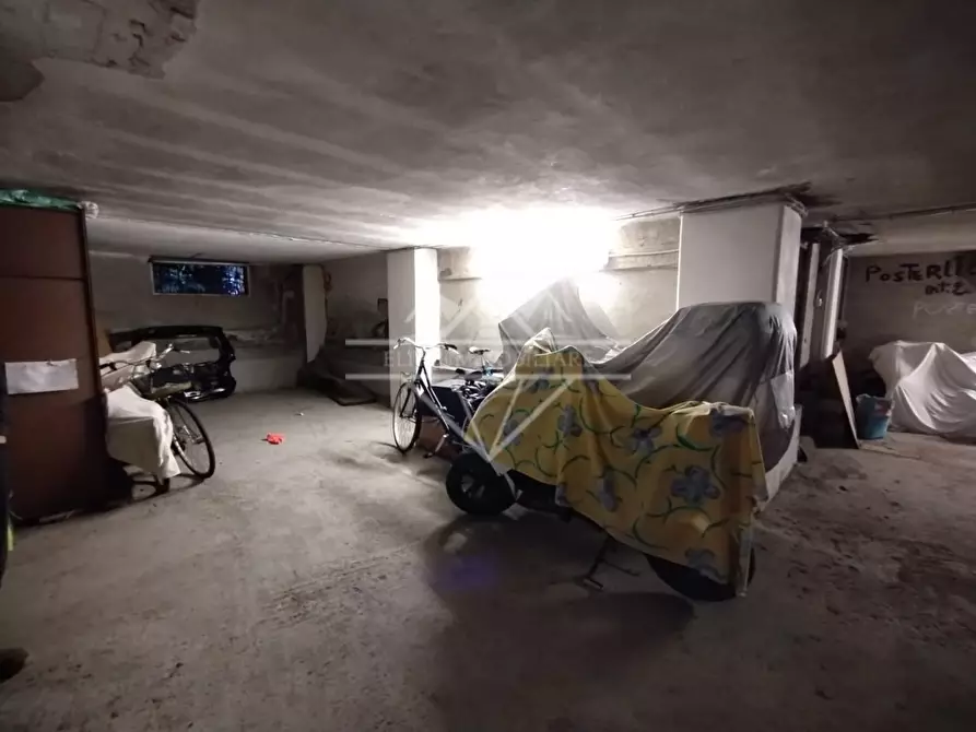 Immagine 19 di Appartamento in vendita  a Carrara