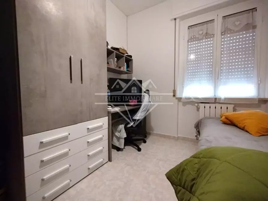 Immagine 5 di Appartamento in vendita  a Carrara