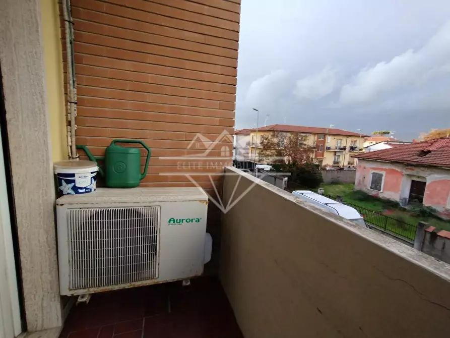 Immagine 17 di Appartamento in vendita  a Carrara