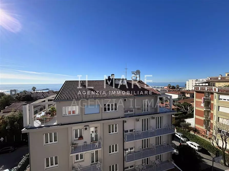 Immagine 3 di Mansarda in vendita  a Massa