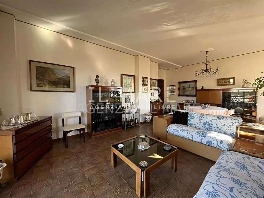 Immagine 10 di Mansarda in vendita  a Massa