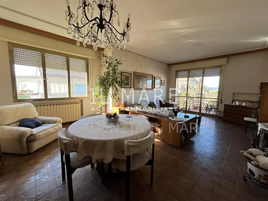 Immagine 8 di Mansarda in vendita  a Massa