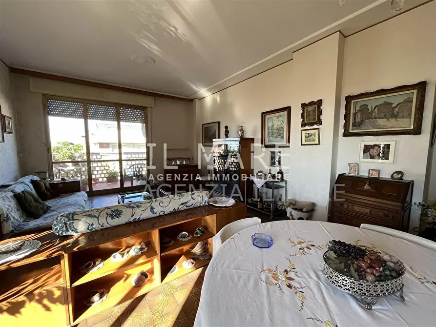 Immagine 11 di Mansarda in vendita  a Massa