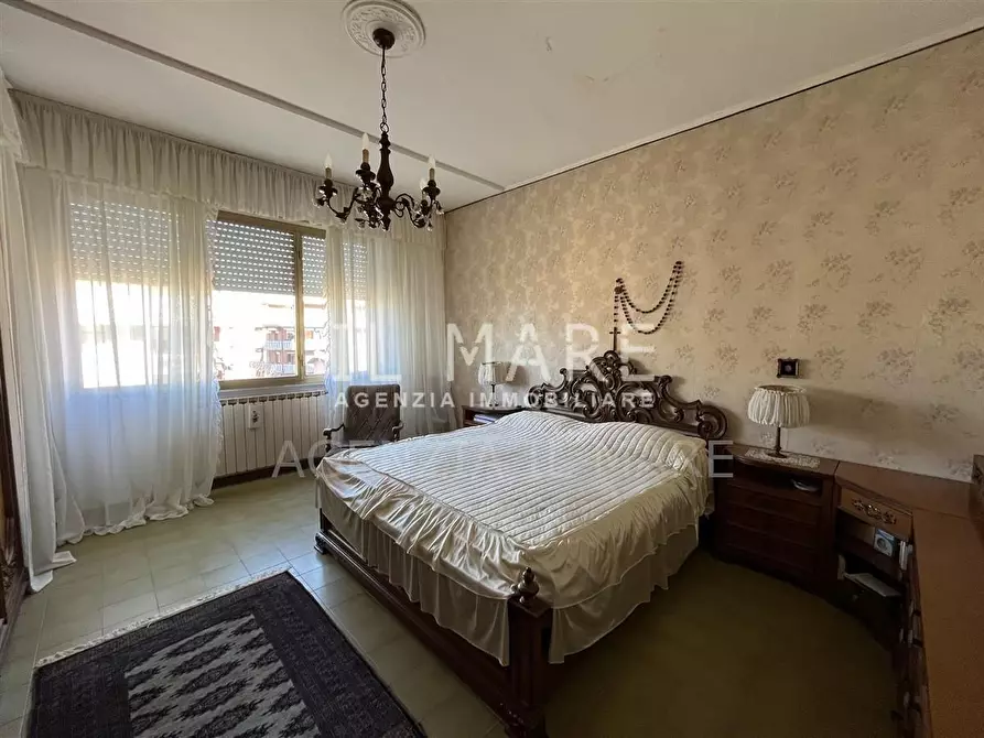 Immagine 14 di Mansarda in vendita  a Massa