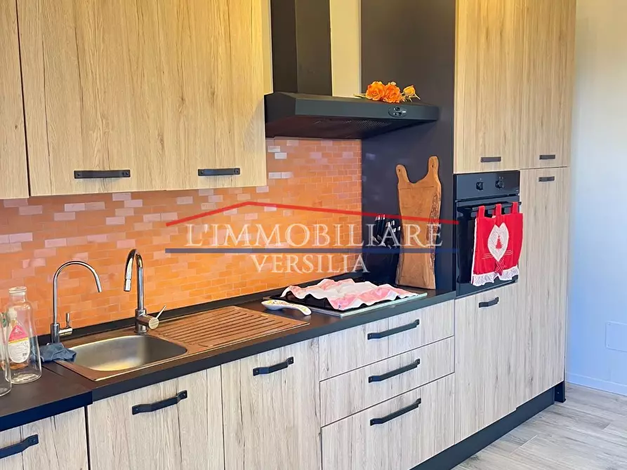 Immagine 5 di Appartamento in vendita  a Carrara