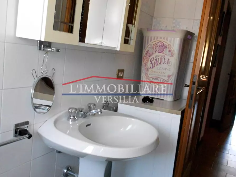 Immagine 29 di Casa bifamiliare in vendita  a Massa