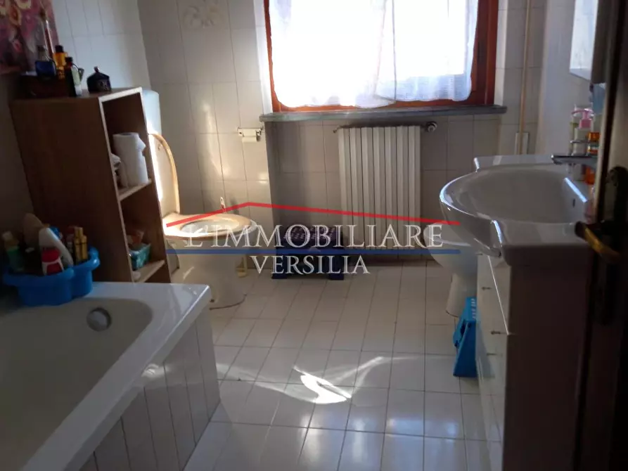 Immagine 41 di Casa bifamiliare in vendita  a Massa