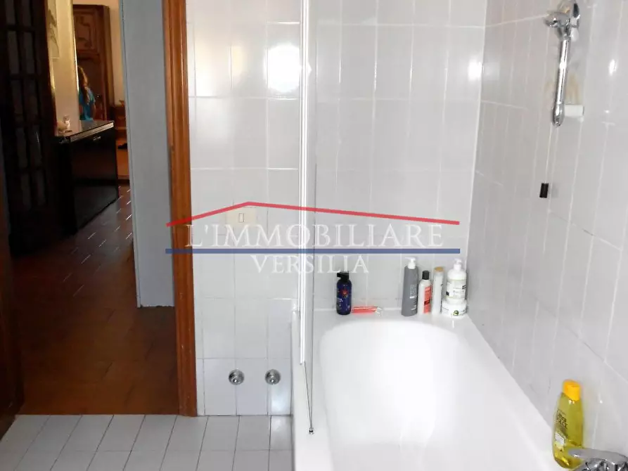 Immagine 23 di Casa bifamiliare in vendita  a Massa