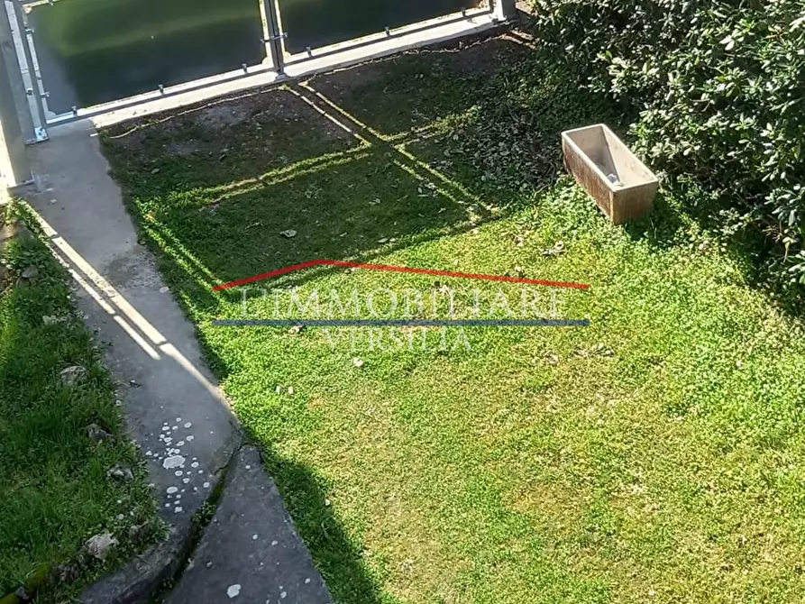 Immagine 2 di Casa bifamiliare in vendita  a Massa