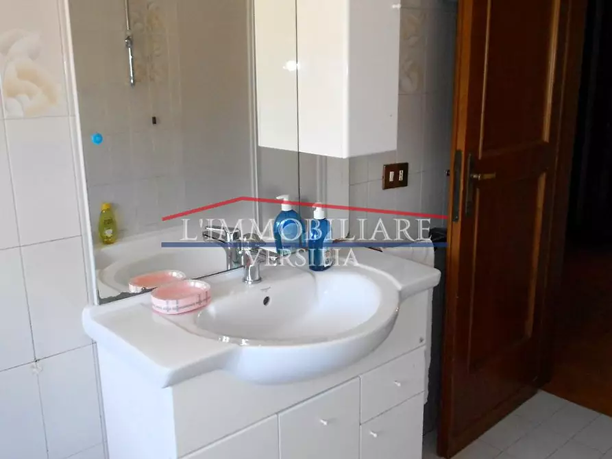 Immagine 24 di Casa bifamiliare in vendita  a Massa