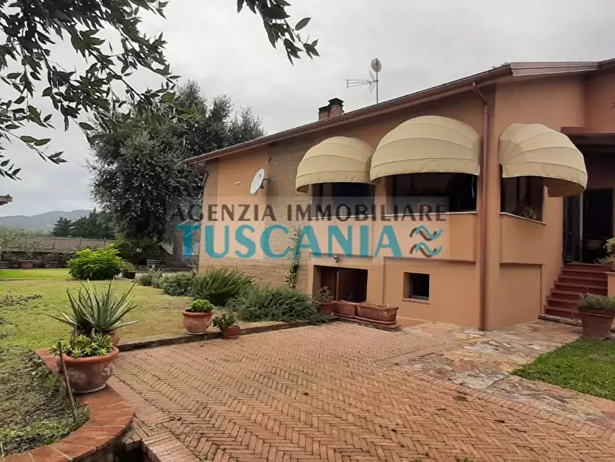 Immagine 1 di Villa in vendita  a Suvereto