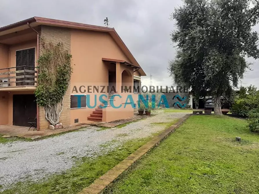 Immagine 3 di Villa in vendita  a Suvereto