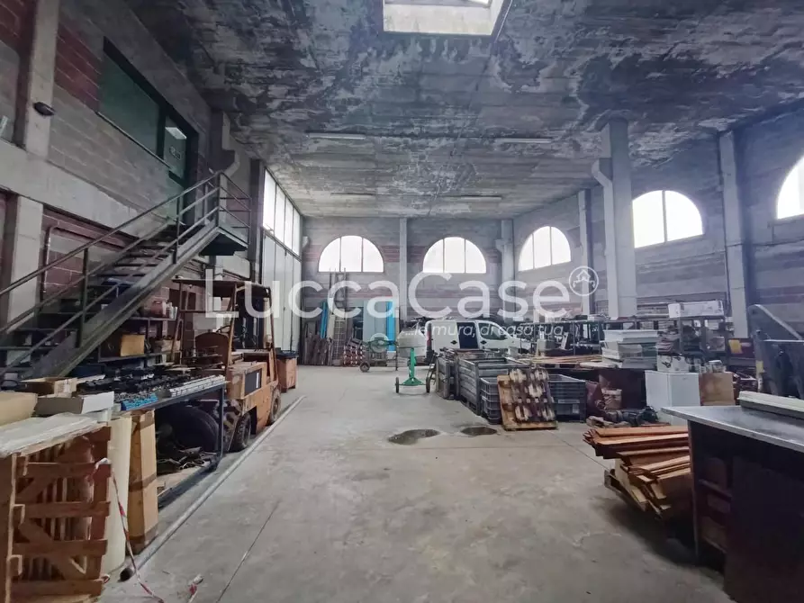 Immagine 3 di Attività artigianale in vendita  a Lucca