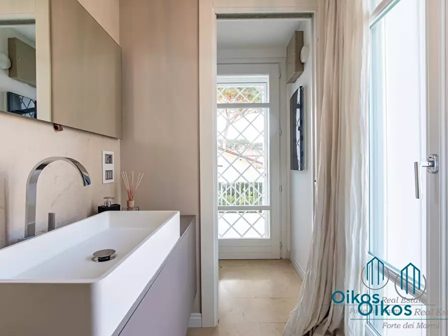 Immagine 18 di Villa in affitto  a Forte Dei Marmi