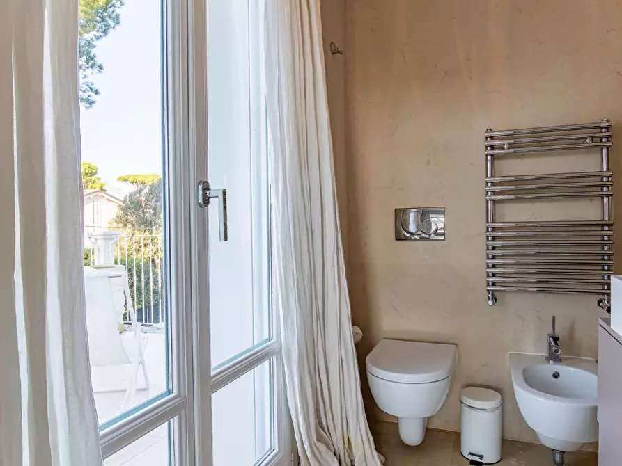 Immagine 17 di Villa in affitto  a Forte Dei Marmi