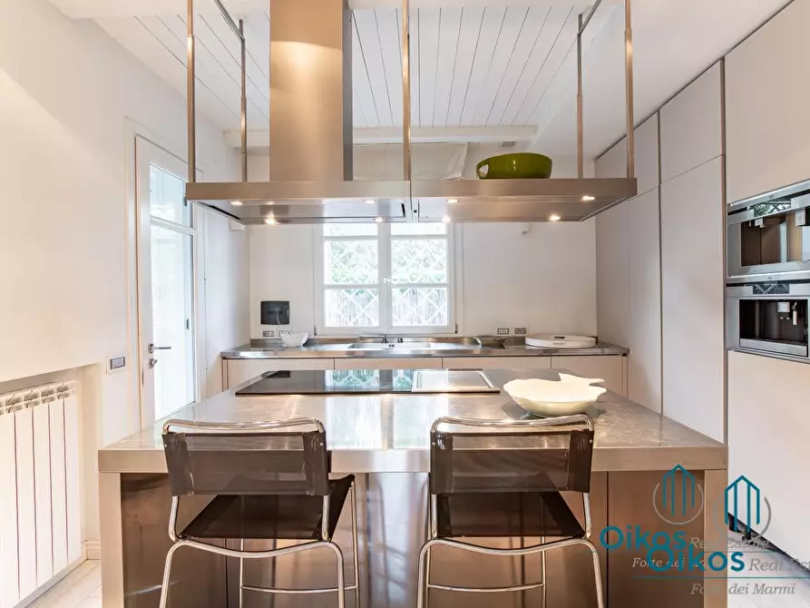 Immagine 10 di Villa in affitto  a Forte Dei Marmi