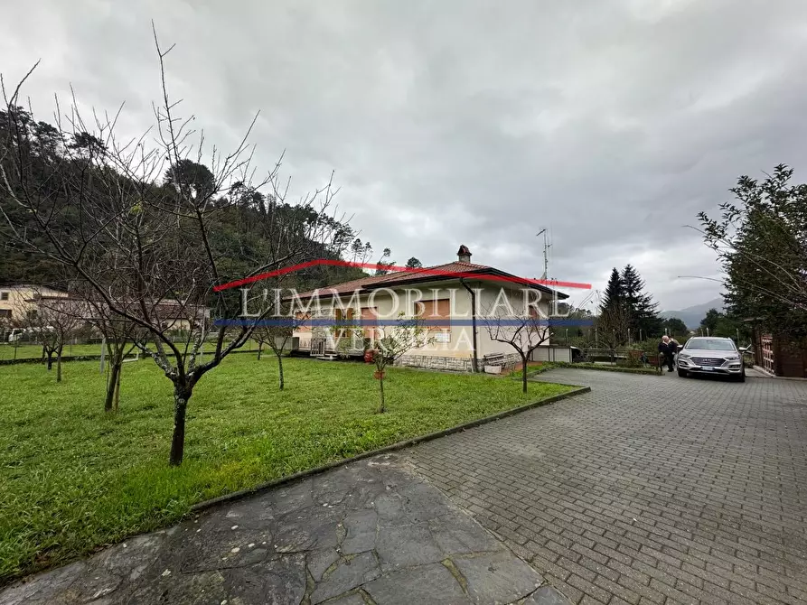 Immagine 2 di Casa indipendente in vendita  a Camaiore