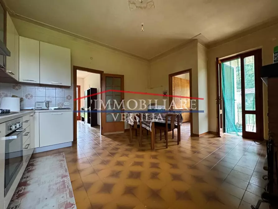 Immagine 7 di Casa indipendente in vendita  a Camaiore