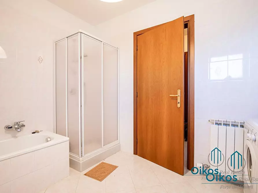 Immagine 14 di Villa in vendita  a Monterosso Al Mare