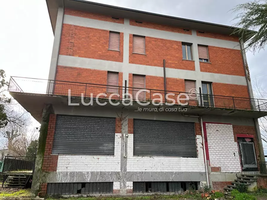 Immagine 9 di Albergo/B&B/Residence in vendita  a Porcari