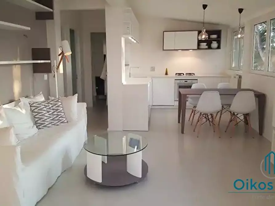 Immagine 2 di Mansarda in affitto  a Forte Dei Marmi