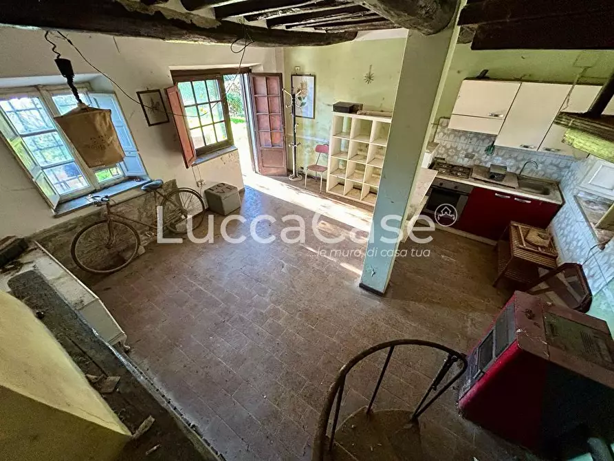 Immagine 35 di Casa colonica in vendita  a Capannori